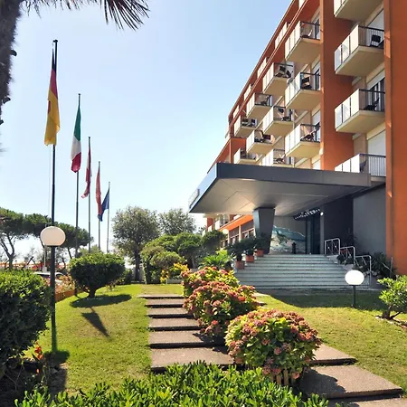 Oliver Hotel 3*